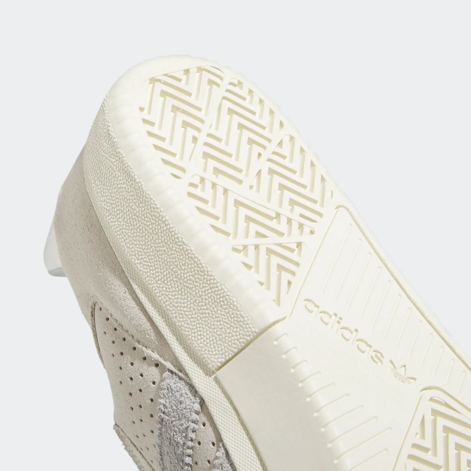 ADIDAS TYSHAWN LOW CHALK WHITE / GREY ONE / CREAM WHITE Adidas Adizero Adios Pro 3 Running Shoe