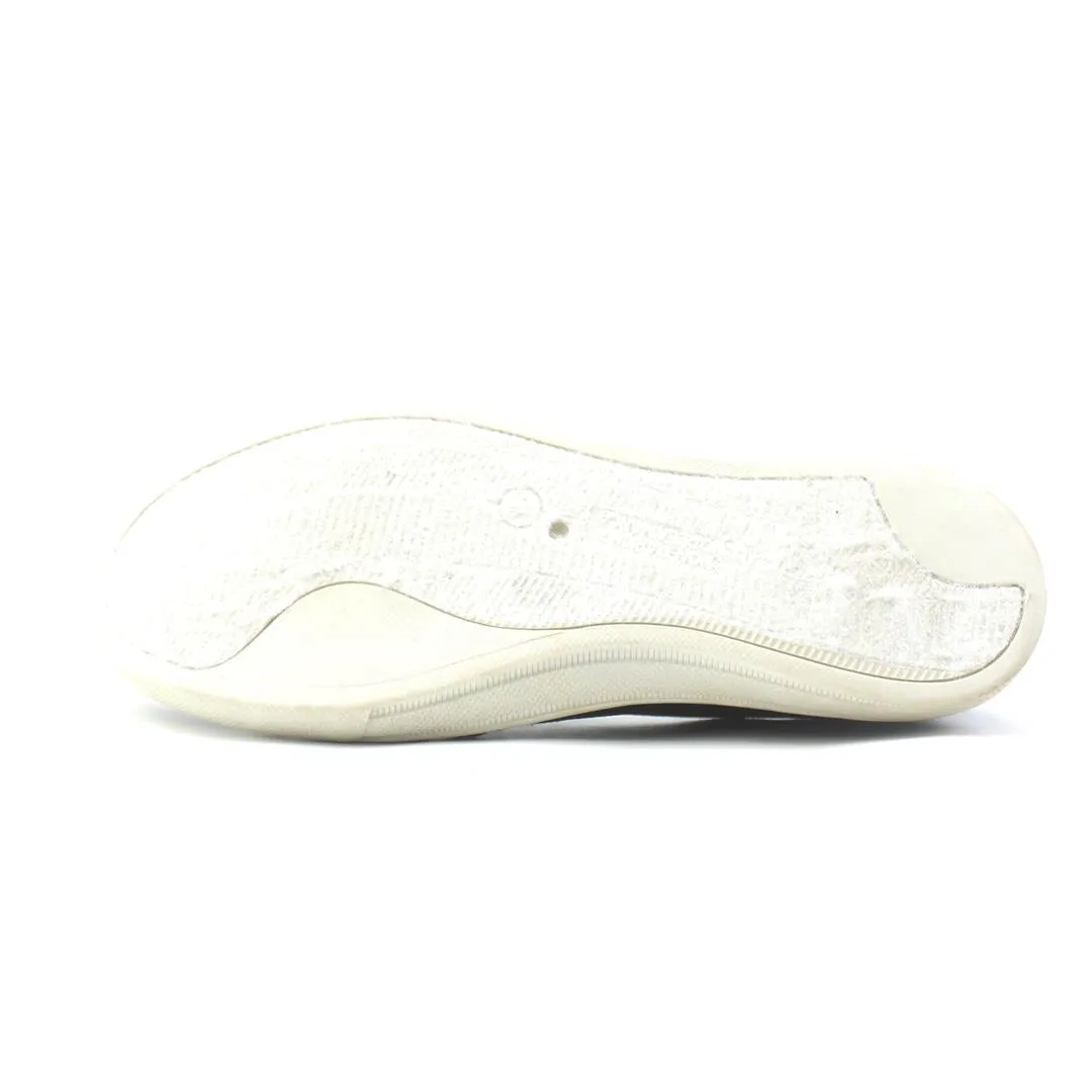 Size 15 Casual Shoes AMERICAN BRAND .