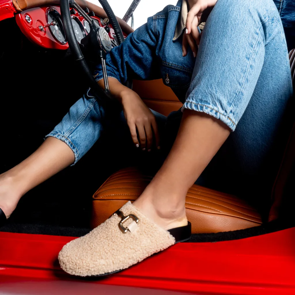 AZALEA Flat Shoes Cow Leather