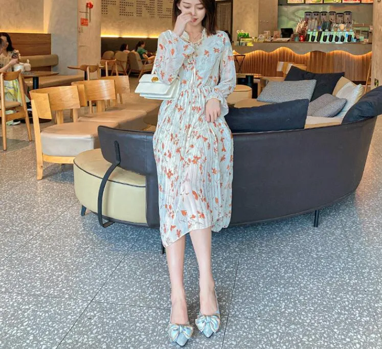 Chicmy Women Flat Elegant Fashion Women Flat Fashion Ballet Shoes Big Bow Tie Pointed Toe Flats Shoes Lady Shiny Flat Comfortable Wedding Shoes Flats