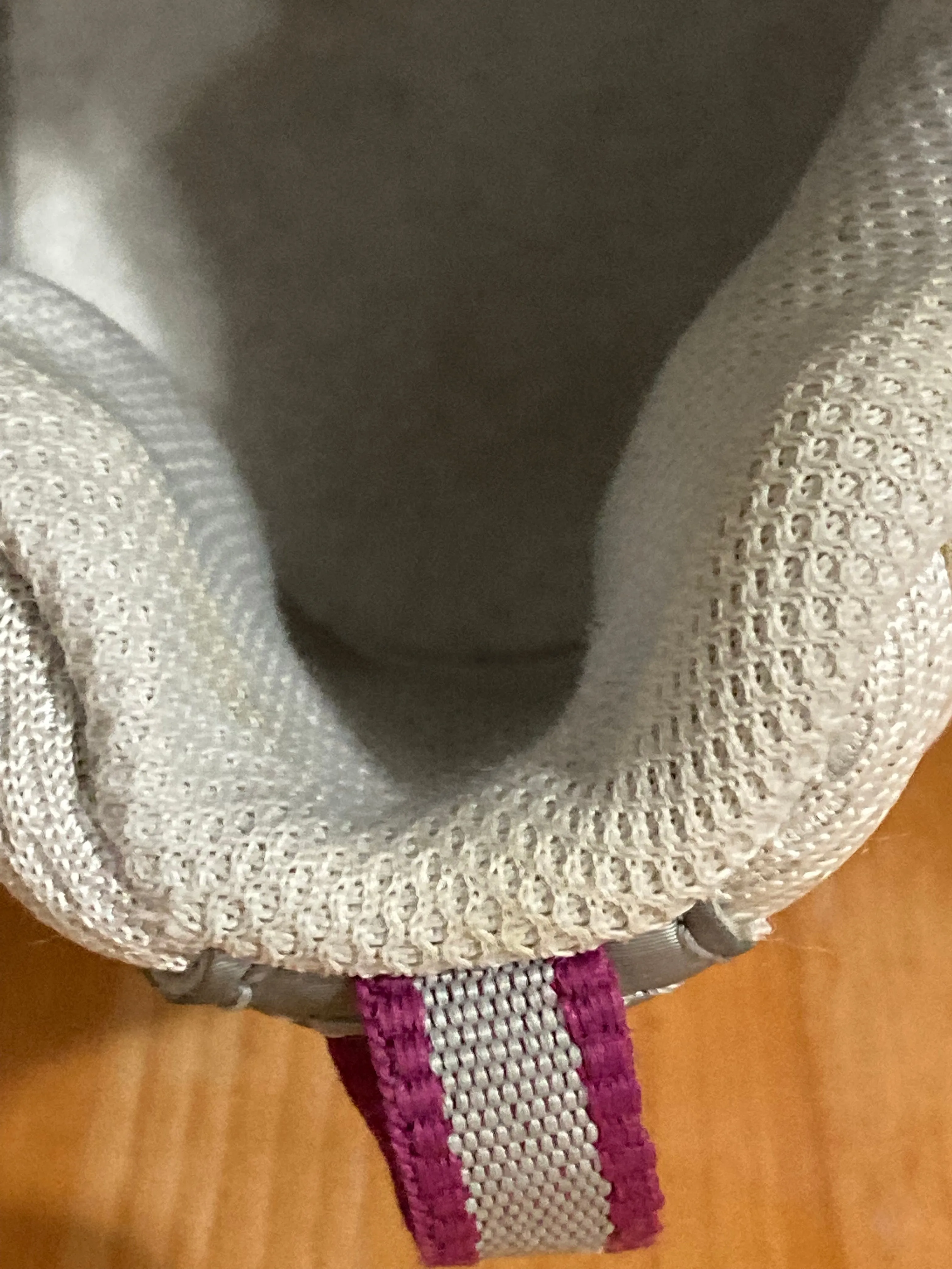 Beige And Black New Balance NEW BALANCE 411 Women Size 9B Running Training Shoes Sneakers White