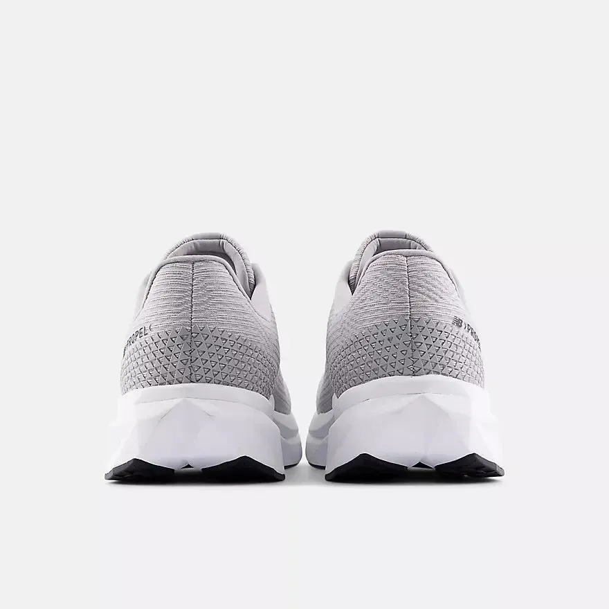 New Balance Molded Cleats Baseball New Balance FuelCell Propel V5 Mens Shoe