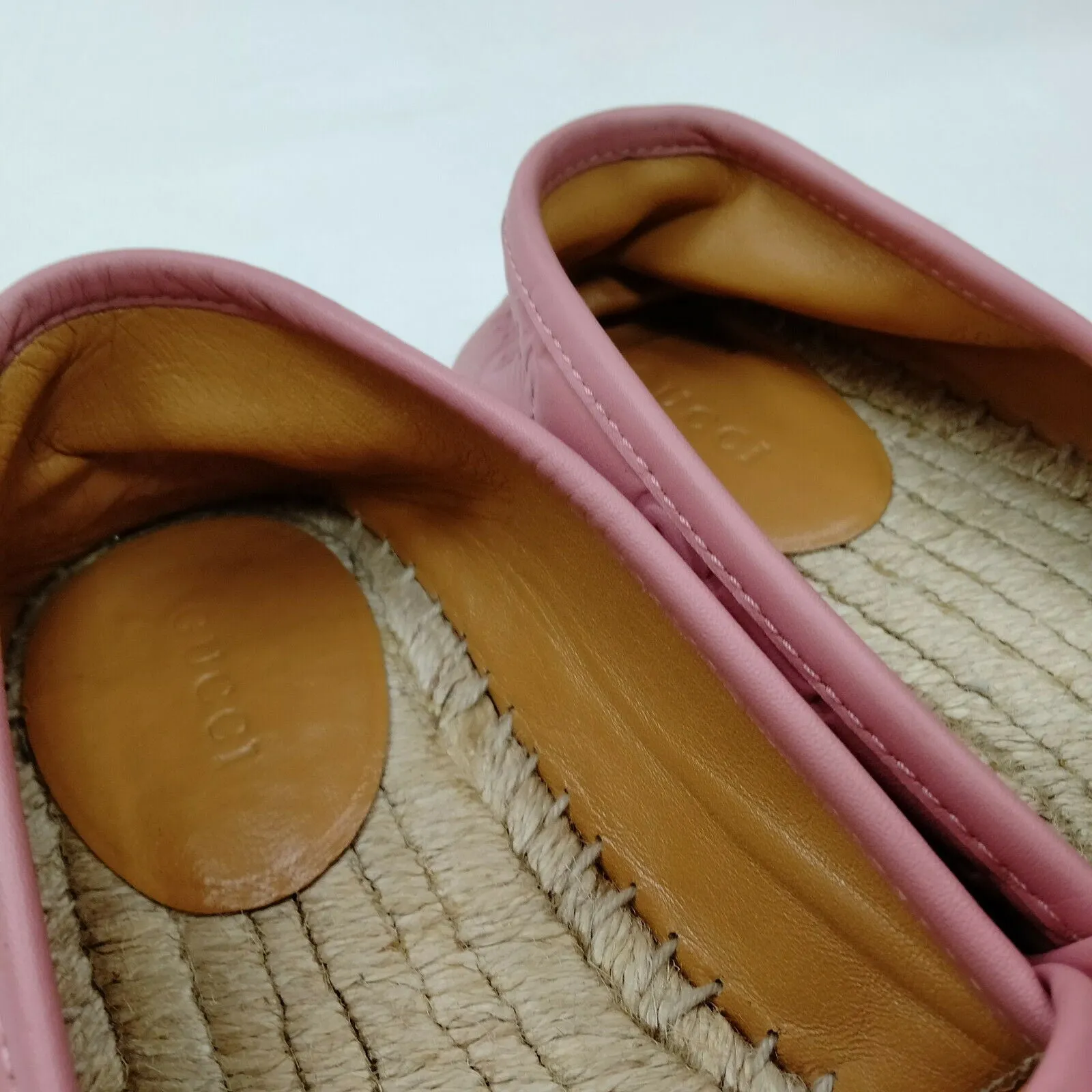 Gucci Flat Shoes Women Pinks Leather (calf) Pointed Flat Shoes With Ankle Strap