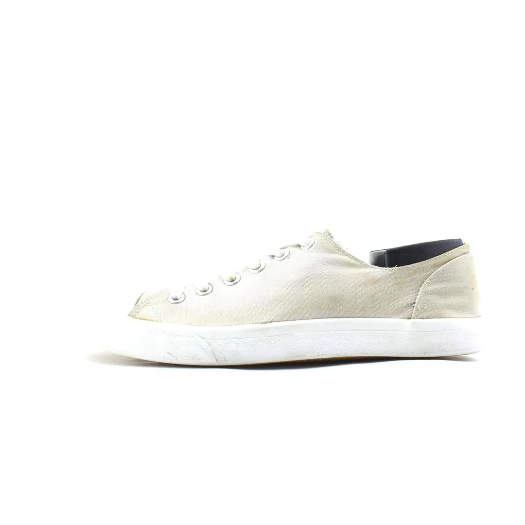 Casual Shoes Manufacturer MOSSIMO SUPPLY CO .