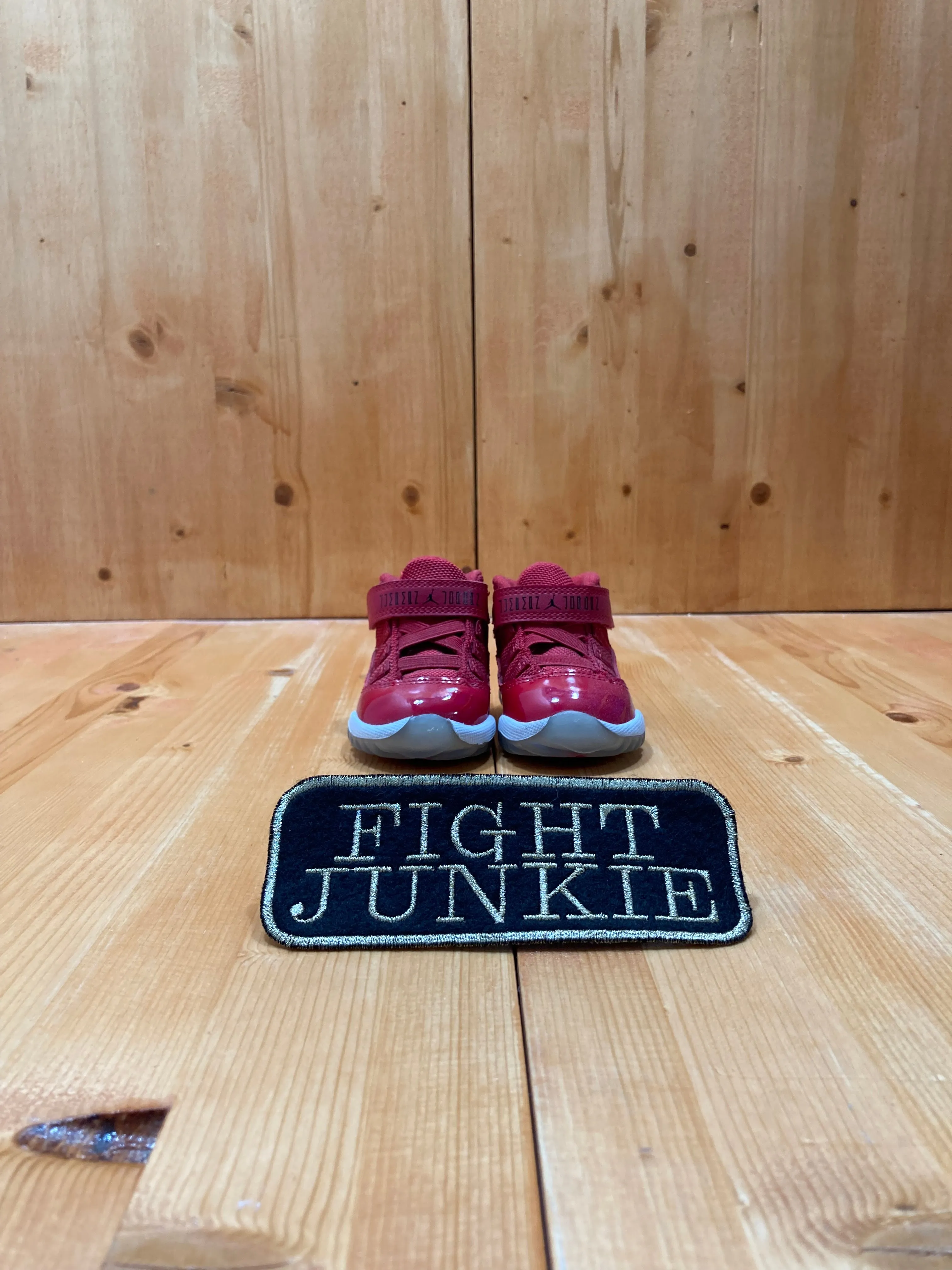 Asics Tiger Cheerleading Shoes NIKE AIR JORDAN 11 RETRO WIN LIKE 96 Baby Size 4C Shoes Sneakers Red White 378040-623