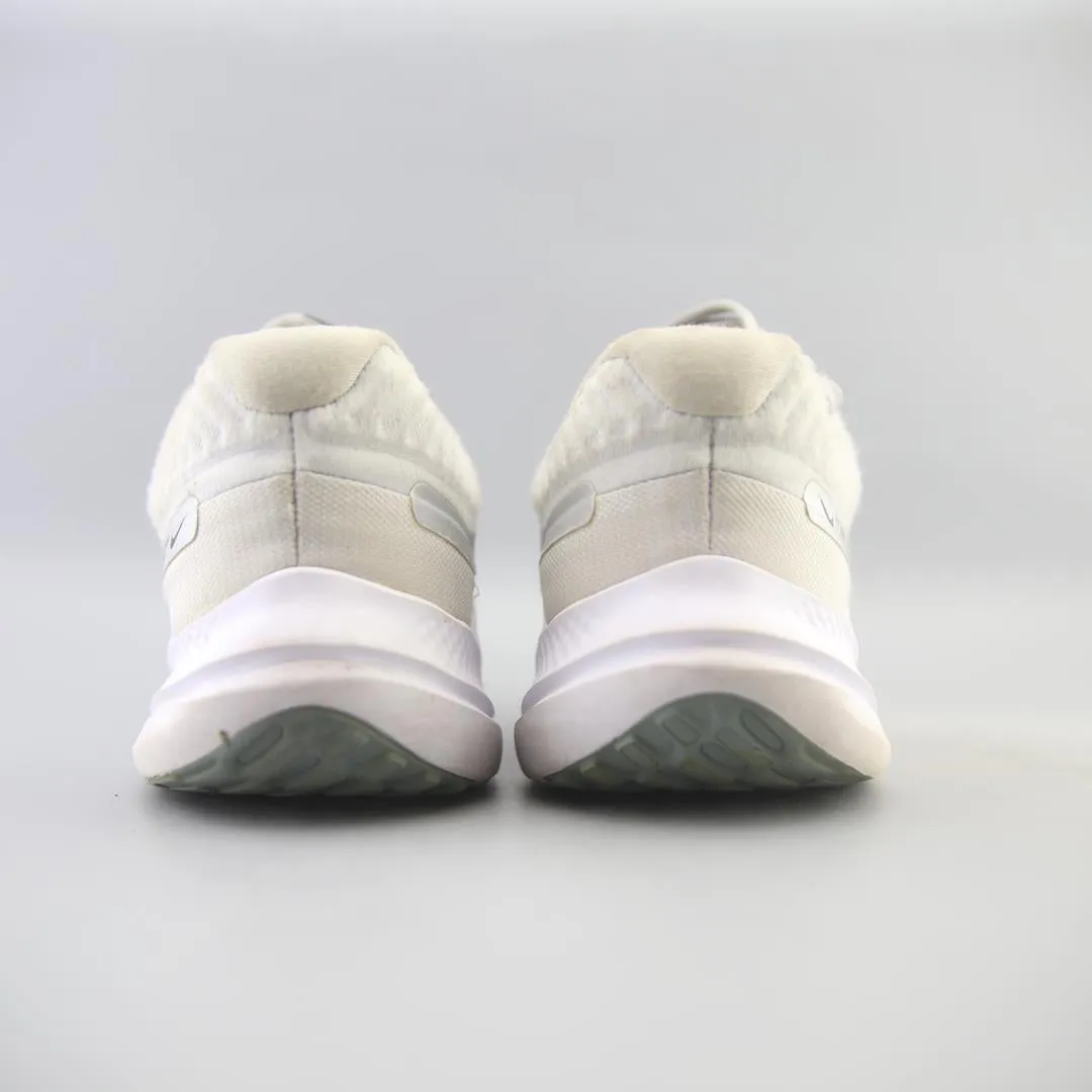 NIKE  QUEST 5 Best Running Shoes For High Arches And Plant