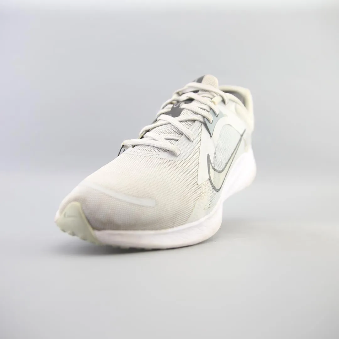 Good Walking Running Shoes NIKE  QUEST 5