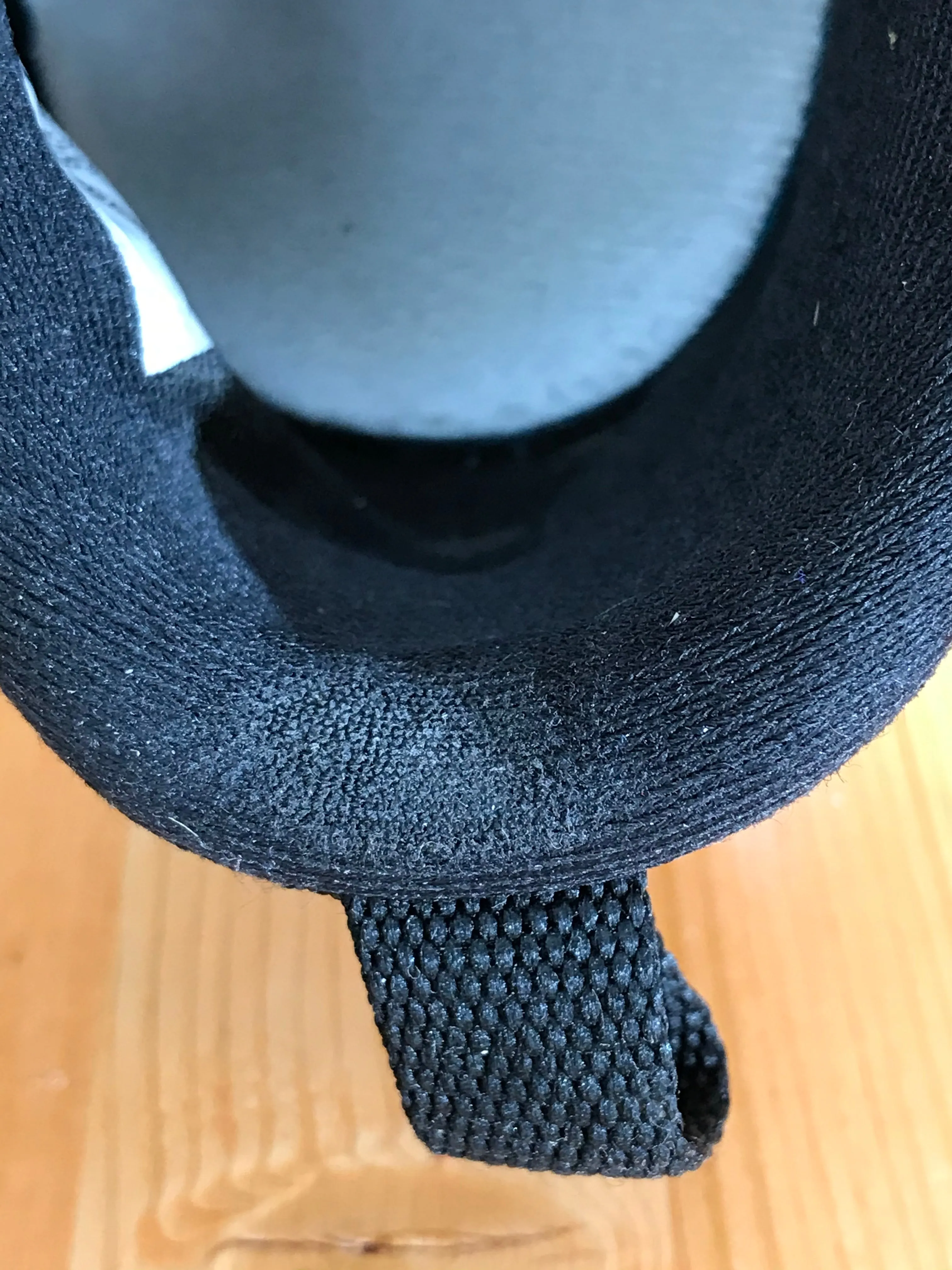 NIKE ROSHE FLYKNIT Men's Size 10.5 Running Shoes Sneakers 677243-016 Best Asics Running Shoes 2025