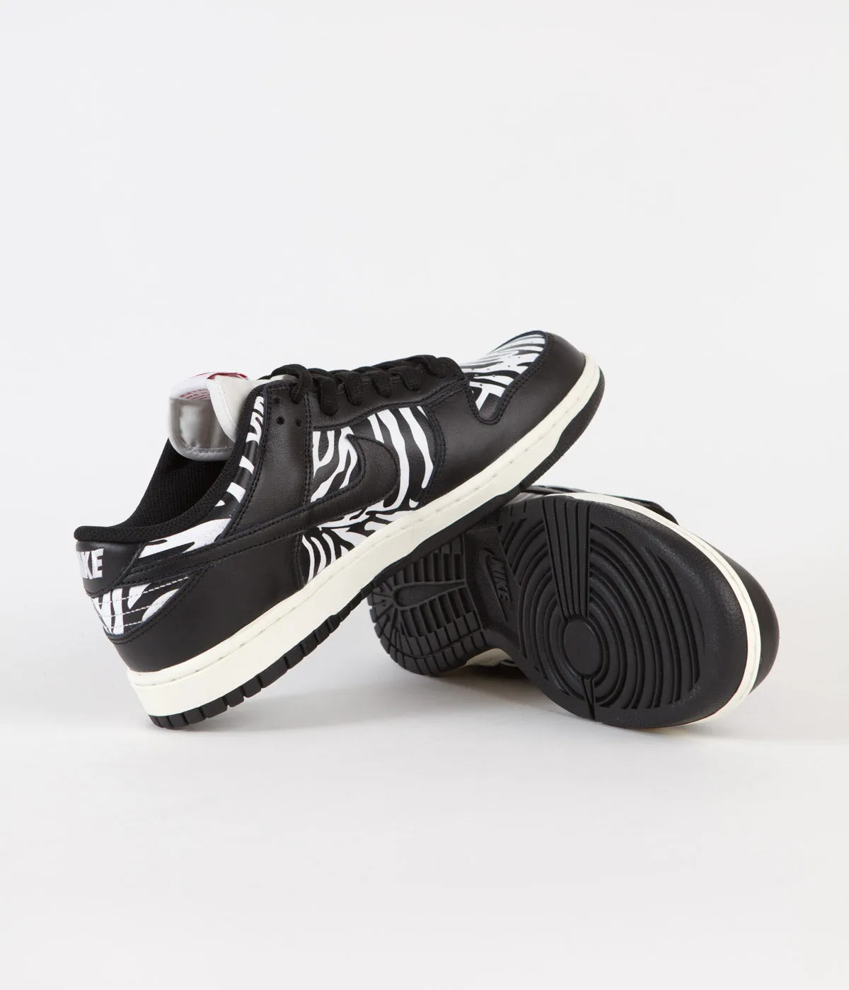Nike SB x Quartersnacks Dunk Low OG Shoes - Black / White Asics Gel-quantum 360 6 Sportstyle Shoes