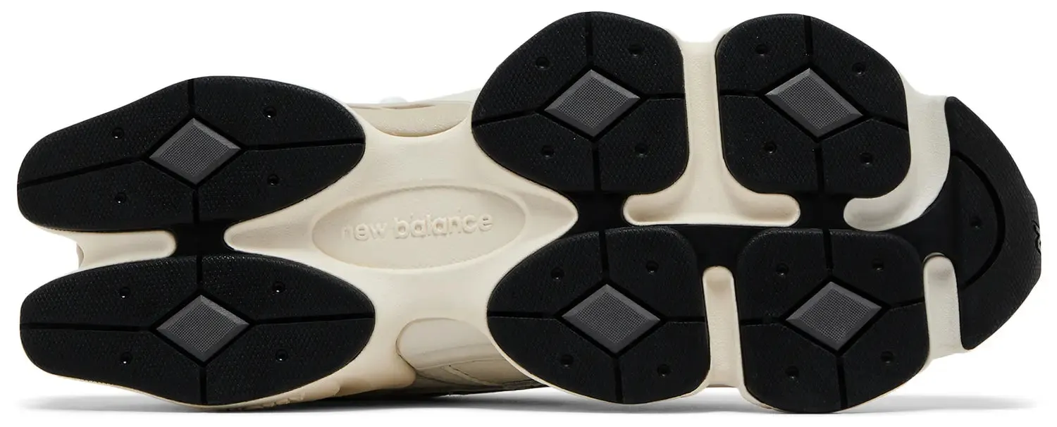New Balance 530 Dark New Balance 9060 Sea Salt Castlerock Sneakers