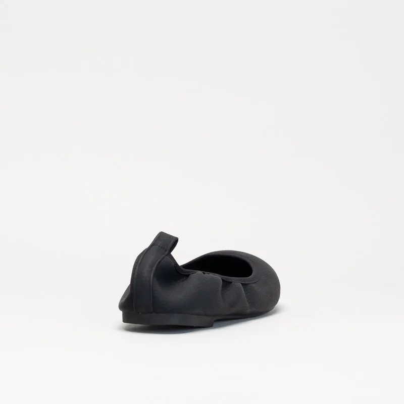 Flat Shoes Kuwait Unreal Women Square Toe Scrunch Pump _ 150836