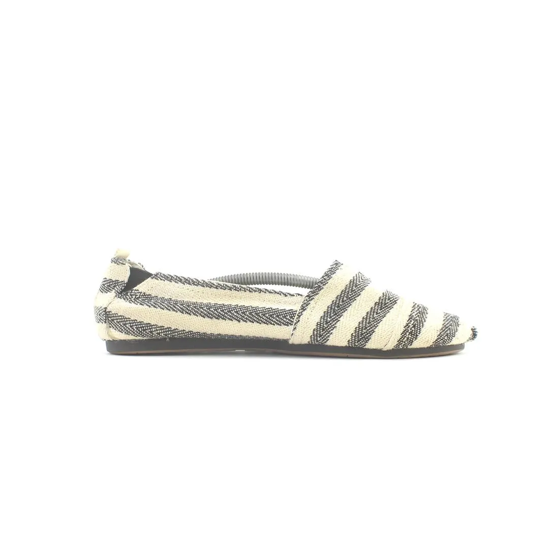 MADLOW . Flat Shoes With Ribbon Ties