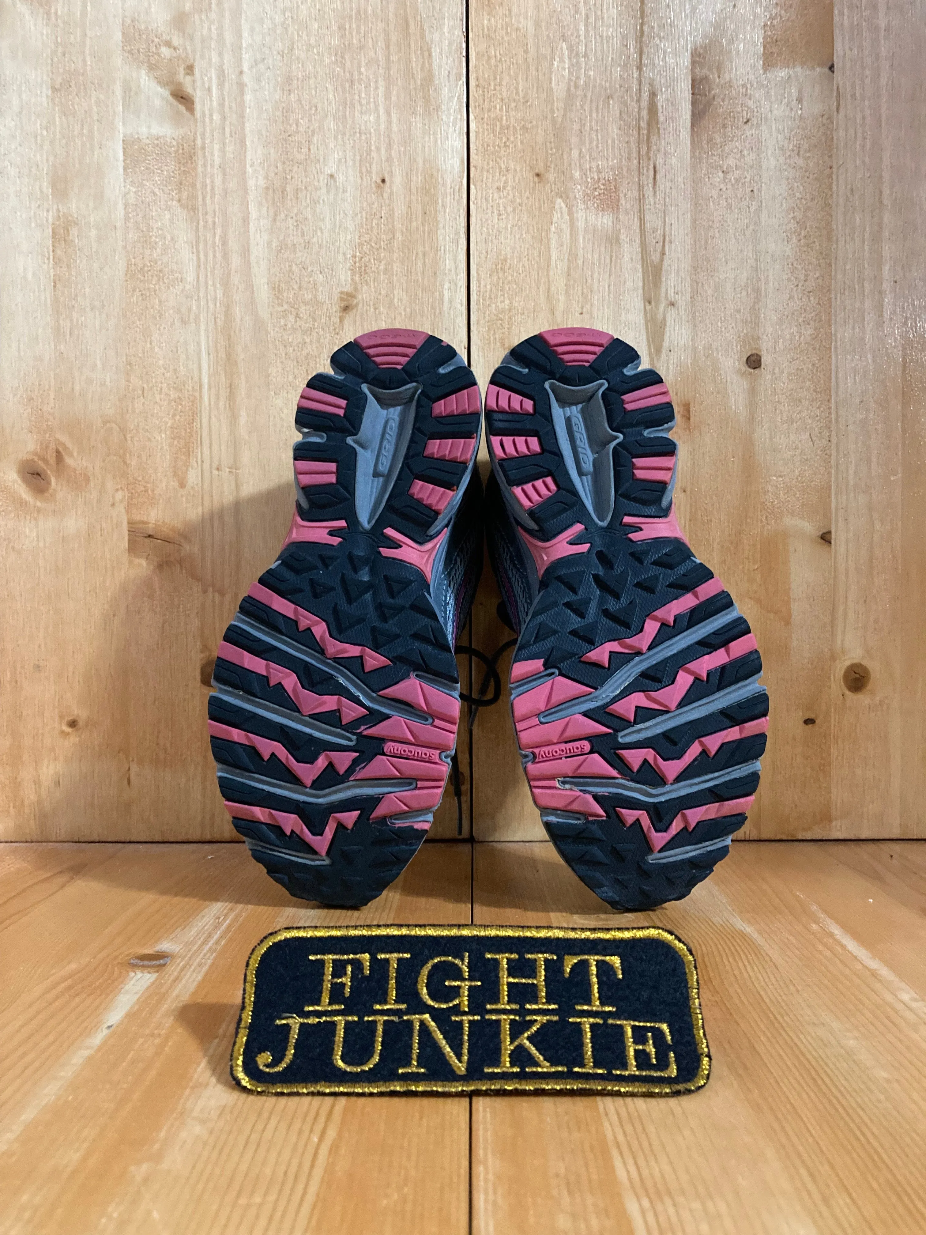 Kali Trail Walking Shoes SAUCONY GRID TERRAIN Women Size 8.5 Trail Hiking Shoes Sneakers Gray S15225-1