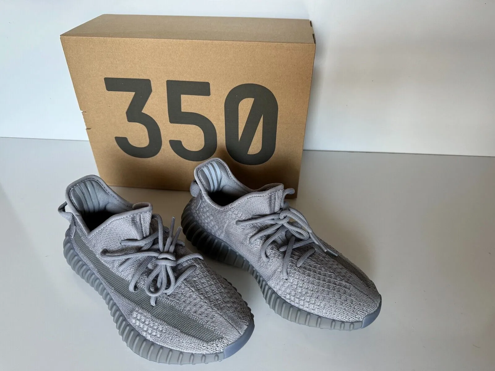 Field Hockey Turf Shoes Adidas NIB Yeezy Boost 350 V2 Mens Low Top Sneakers Gray 7 US  (40 Eu) Made by Adidas