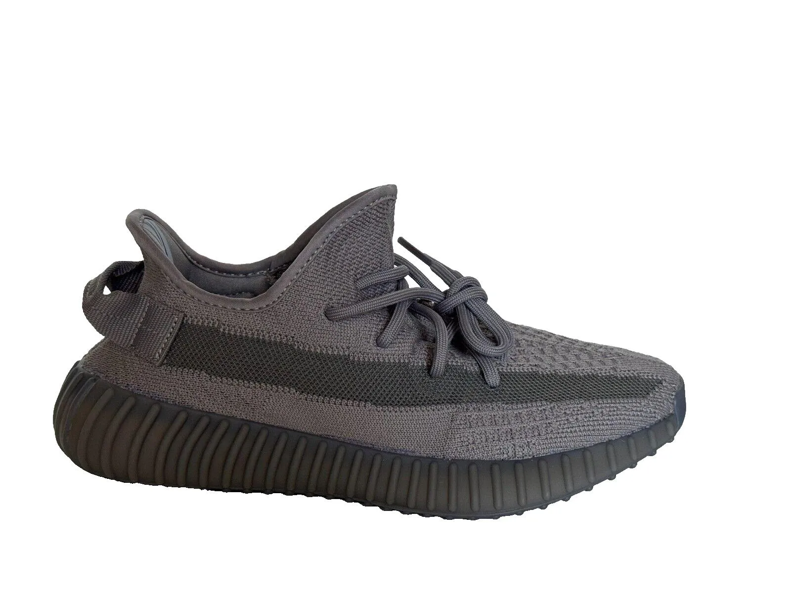 Adidas Bounce Basketball Shoes NIB Yeezy Boost 350 V2 Mens Low Top Sneakers Gray 7 US  (40 Eu) Made by Adidas