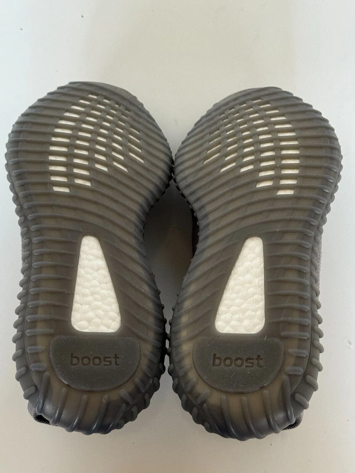 Adidas Shoes For Dance NIB Yeezy Boost 350 V2 Mens Low Top Sneakers Gray 7 US  (40 Eu) Made by Adidas