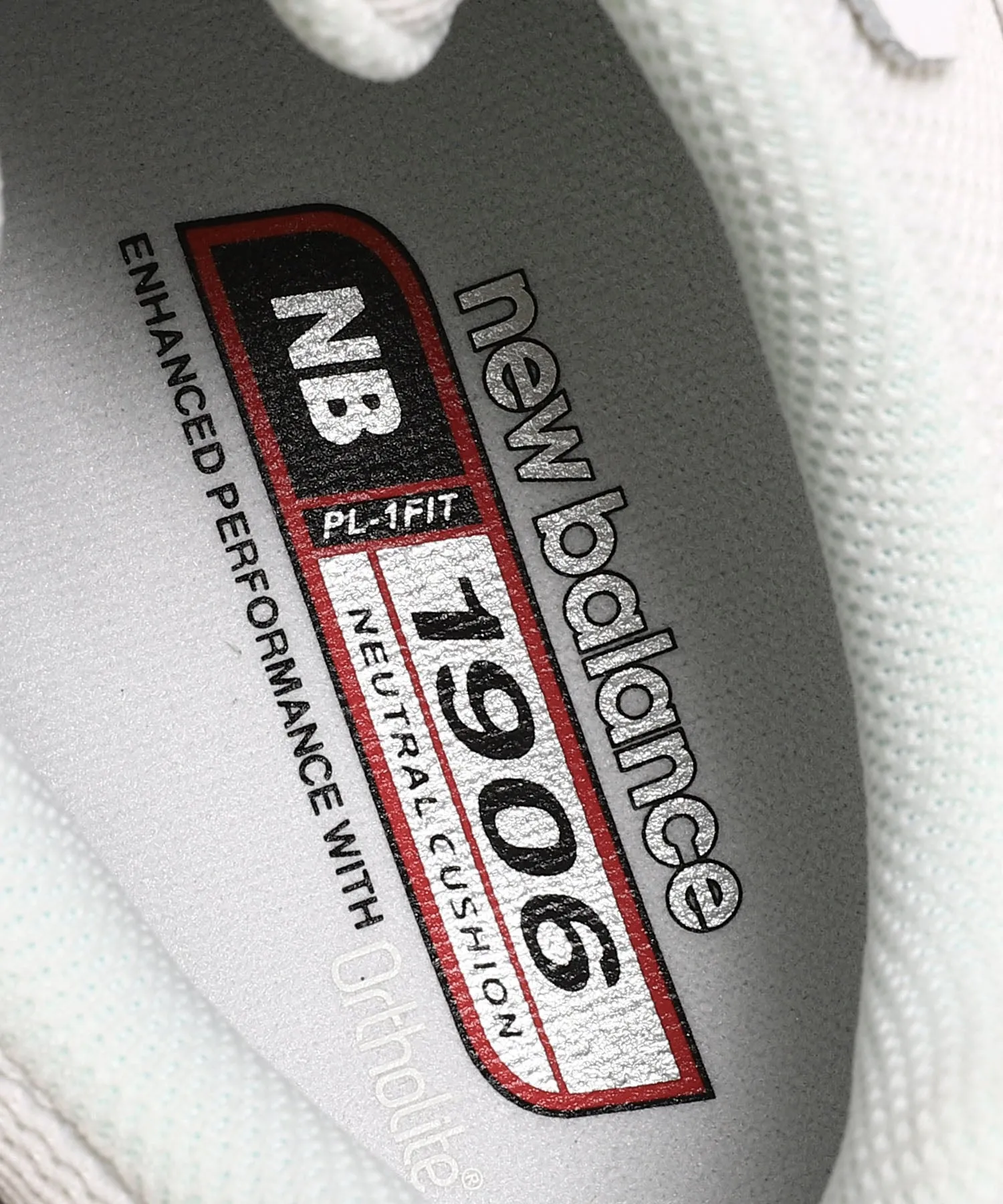 M1906DE New Balance 2002r Marblehead