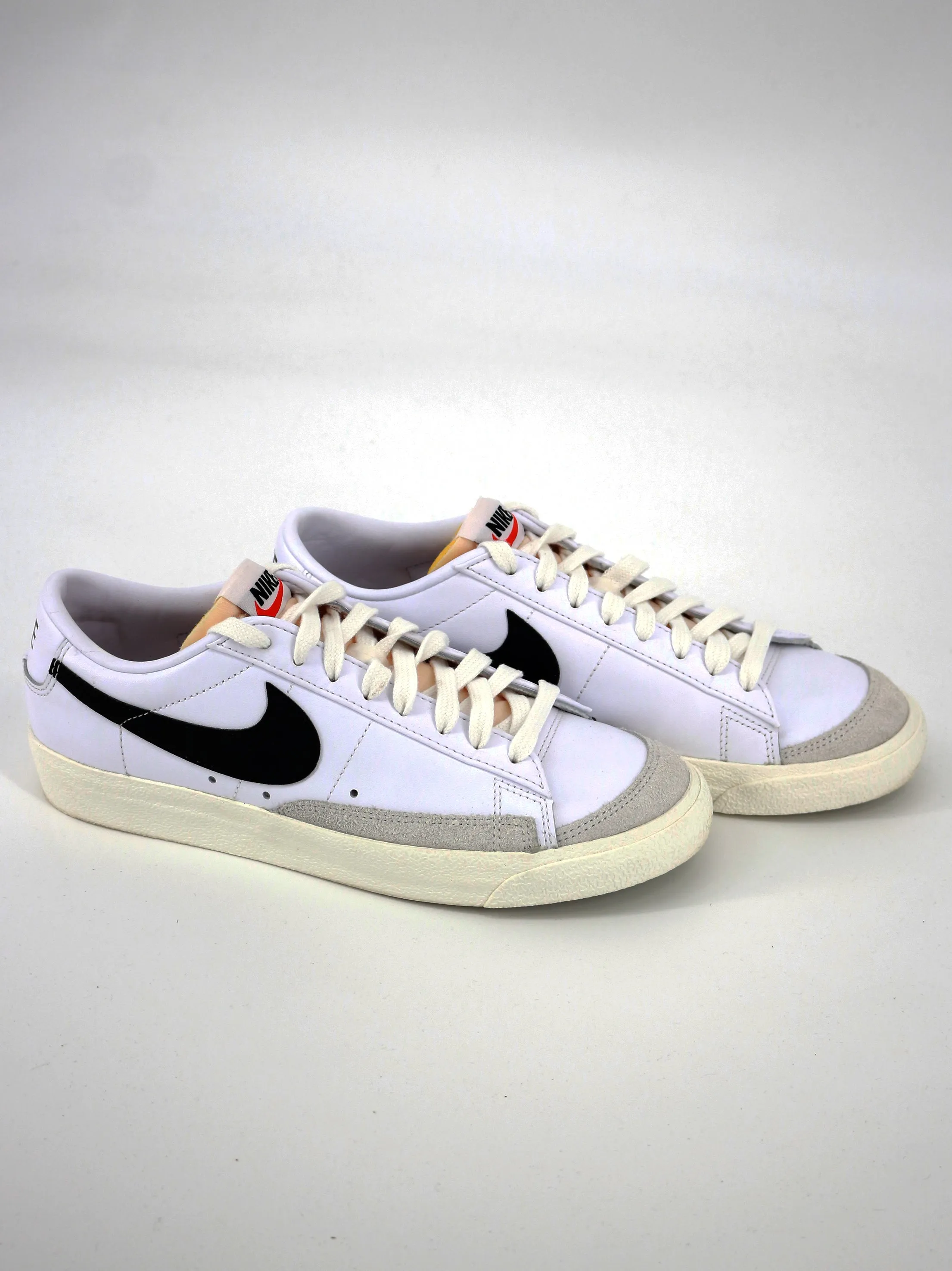 Dress With Casual Shoes Men's Brand Logo Embroidered Casual Shoes,White