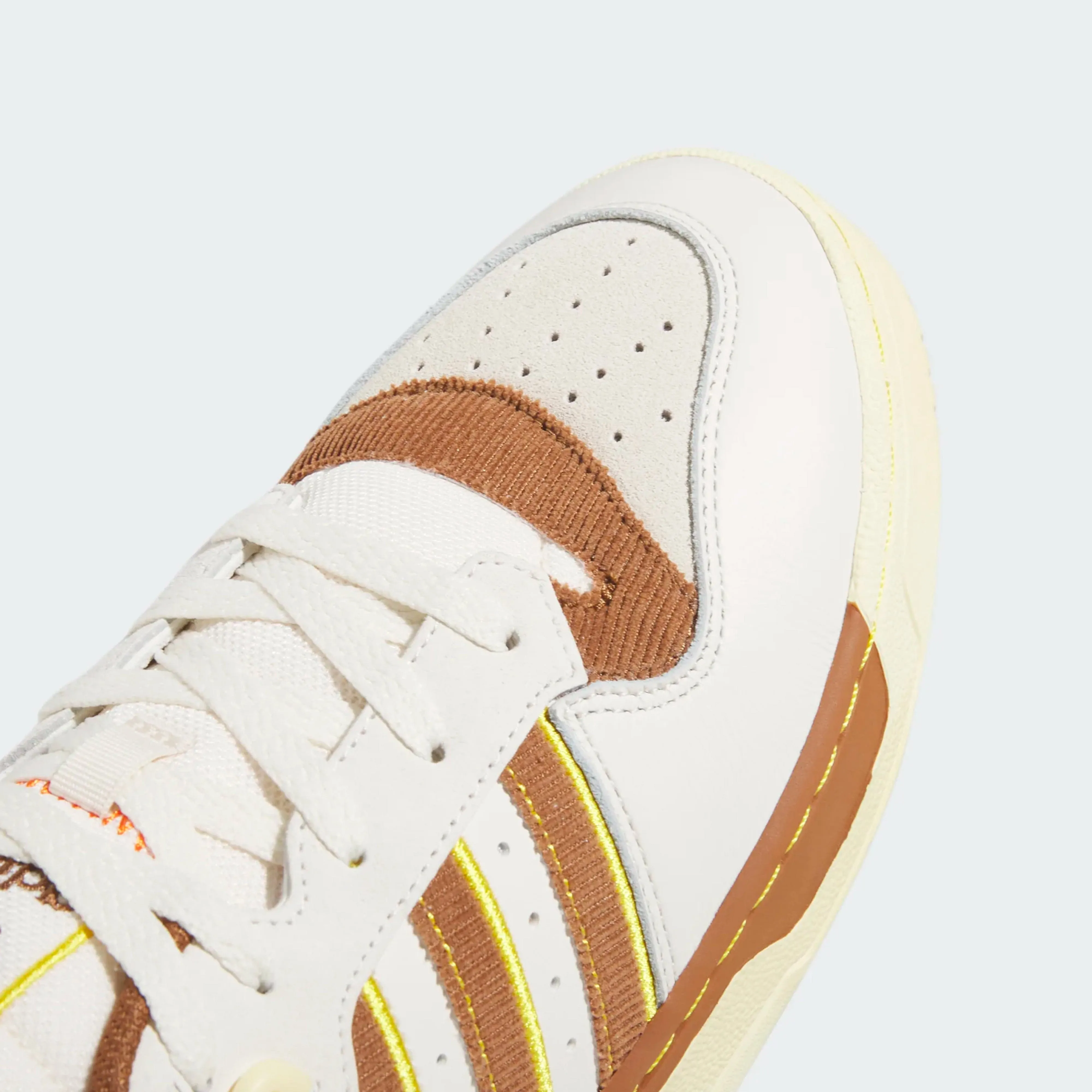Forum Bold Shoes Adidas Adidas Rivalry Low 86 - Chalk White / Wild Brown / Hazy Yellow