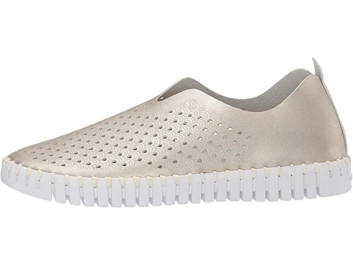 Tulip Flats (Platinum) Best Sneakers For Planters Fasciitis