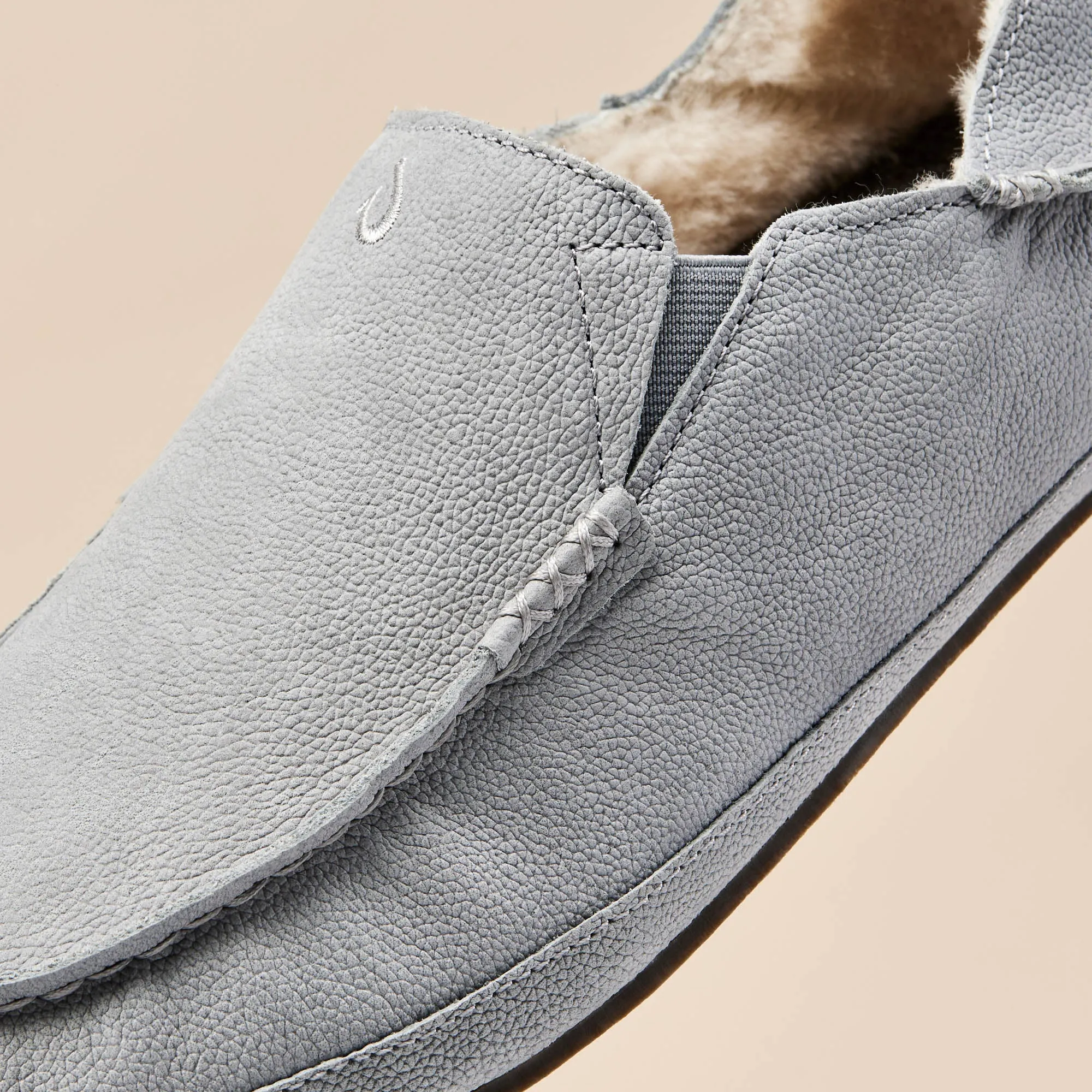 Molo Slipper - Sharkskin Santa Slippers