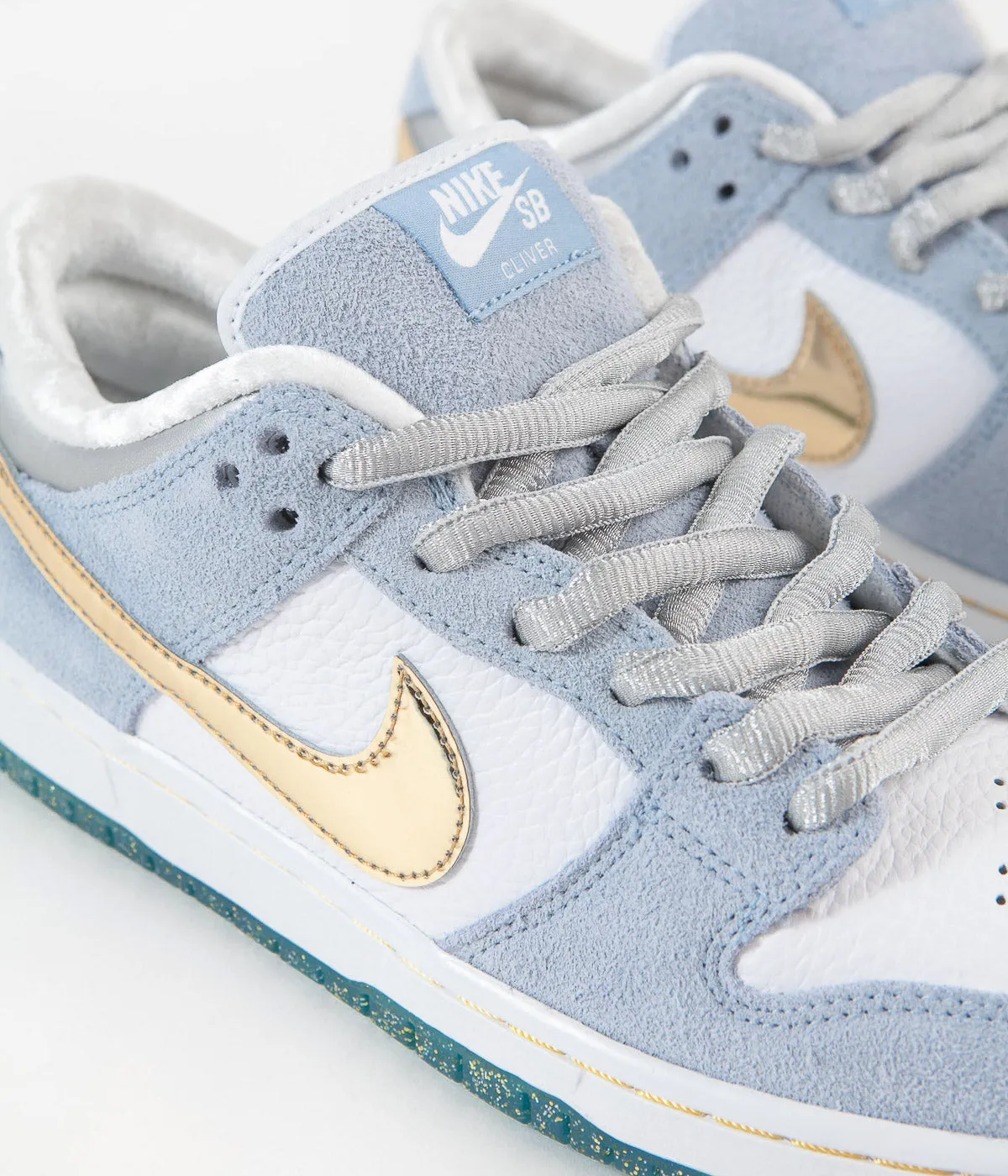 Nike SB x Sean Cliver Dunk Low Shoes - Psychic Blue / Metallic Gold - White Underpronation Asics Shoes