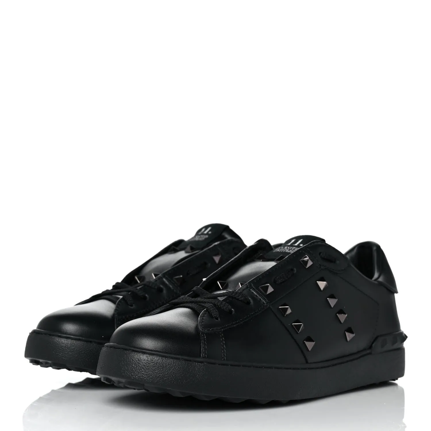 Valentino Garavani Women's Pyramid Detailed Sneakers Mestari Sneakers