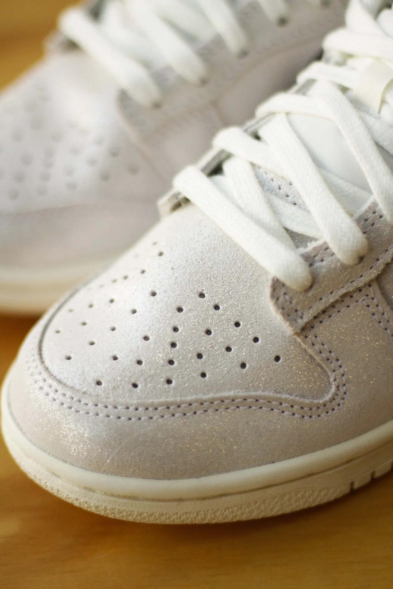 Asics Nimbus 17 Running Shoes W DUNK LOW PRM "WHITE/BLACK"