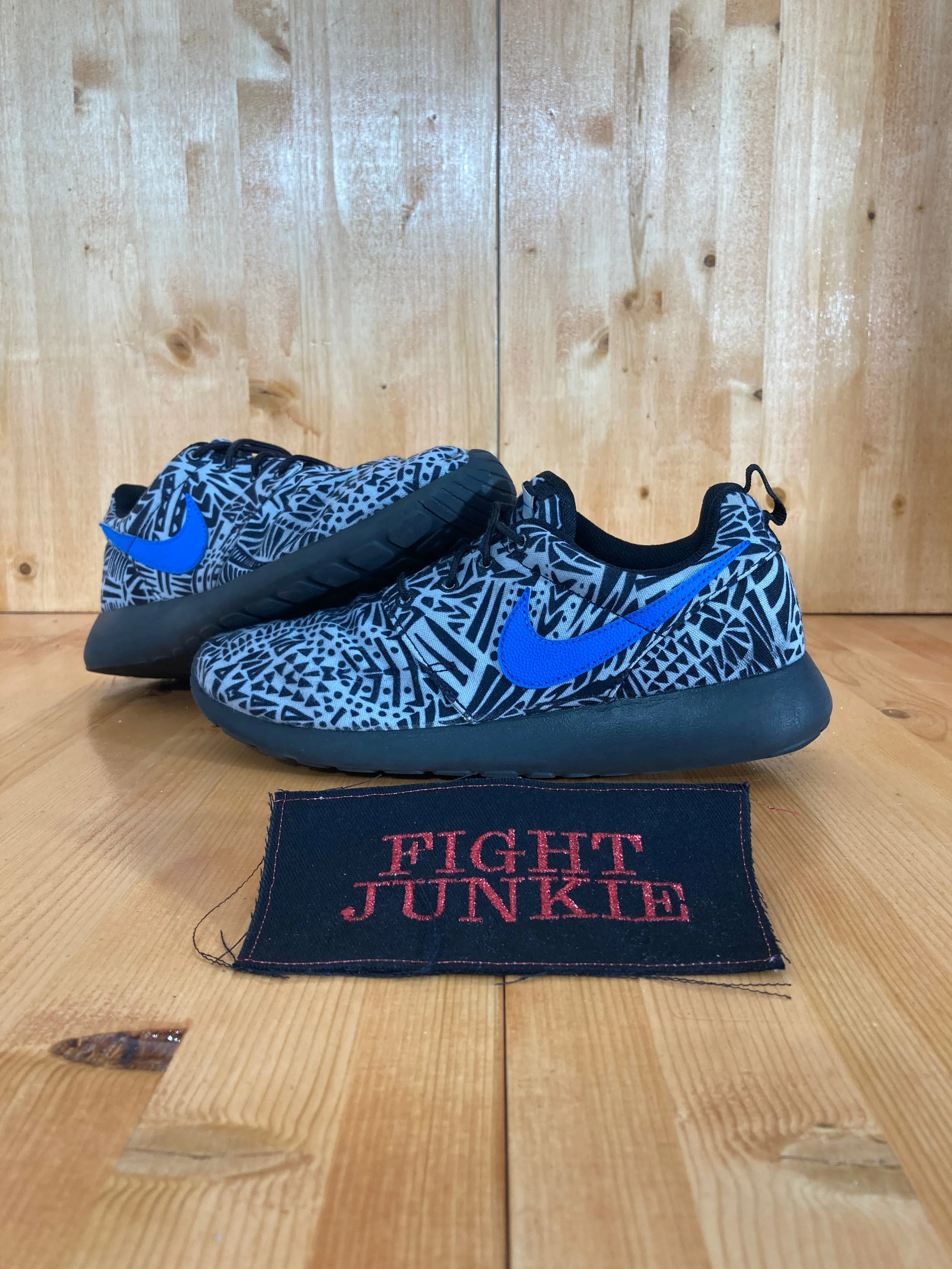 NIKE ROSHE RUN PRINT Youth Size 7 Shoes Sneakers 677782-005 Asics Wrestling Shoes Size Guide
