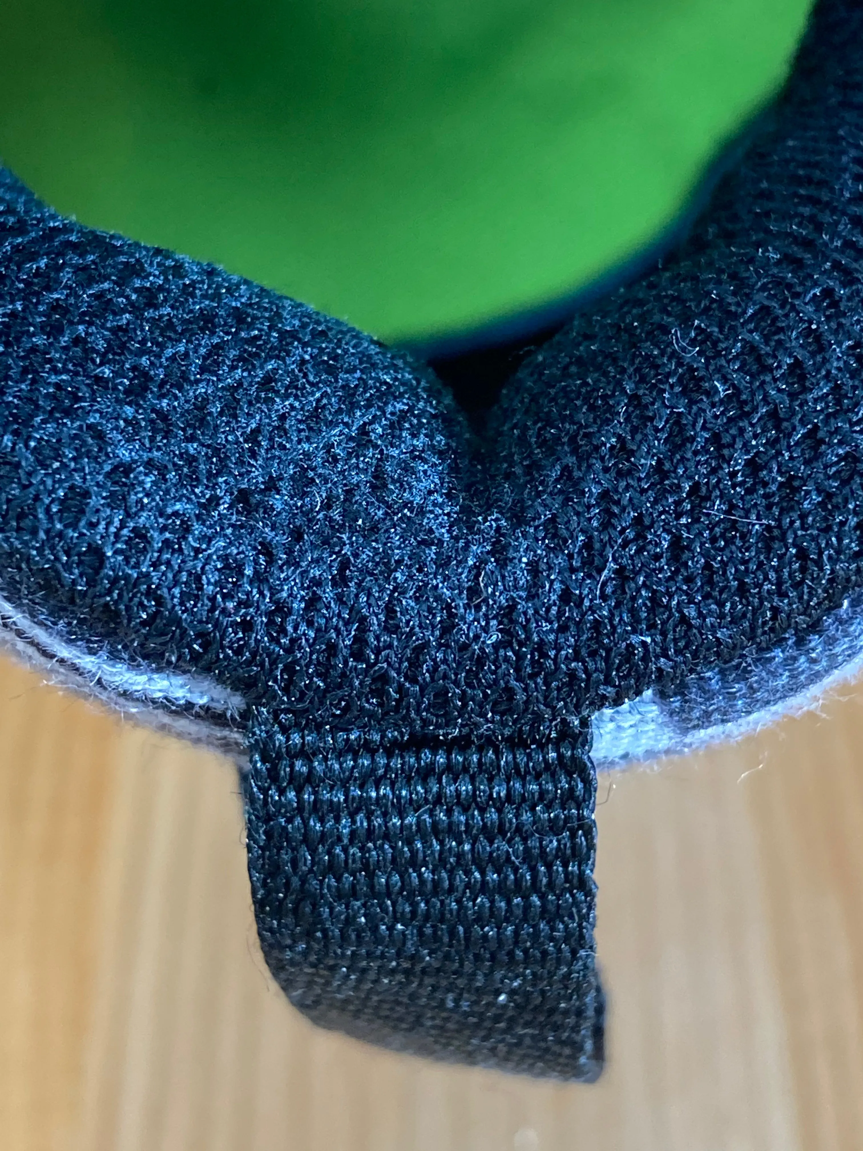 Turf Shoes Asics NIKE ROSHE RUN PRINT Youth Size 7 Shoes Sneakers 677782-005