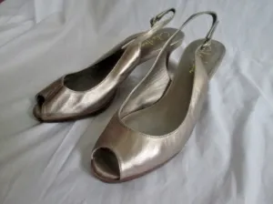 Womens COLE HAAN Leather Pump Heel Shoe 7.5 METALLIC GOLD NIKE AIR Strappy Asics Support Running Shoes